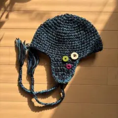 ボタン付きビーニー