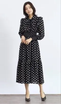 【★新品タグ付き】FENNEL ドットフレアワンピース　かわいい！