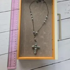 水色ビーズ 十字架ネックレス