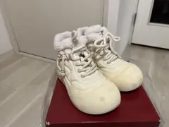 ファー付きホワイトムートンブーツ