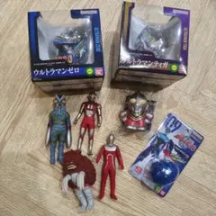 ウルトラマン フィギュア　グッズ まとめ売り　ソフビ　レトロ　当時物　貯金箱他のサムネイル
