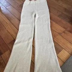 クリーム色リブ編みパンツ