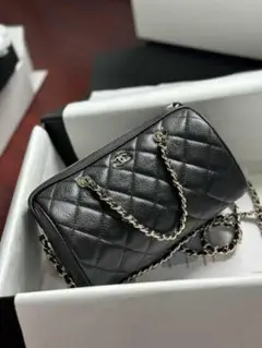 Chanel ブラック レザー ショルダーバッグ
