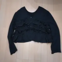 フリル付きブラックニットのサムネイル
