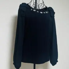 axes femme（アクシーズファム）のビジュー・パール付きリブニットトップスのサムネイル
