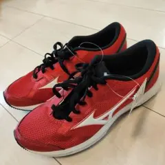 ミズノ（MIZUNO）　ランニングシューズ　23.5cmトレーニングシューズ　赤
