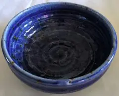 青色の陶器製ボウル 中サイズ