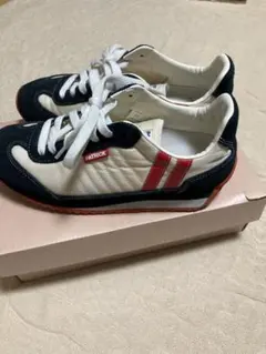 Item thumbnail for item f3266673-ab4b-4fa5-8d59-3865c6078040