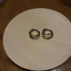 eye ダブルライン バイカラー ハグイヤリング