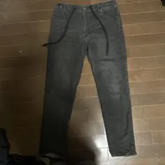 ダークグレー スリムフィットデニムパンツ