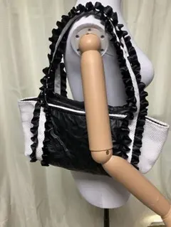 フリル付き　白×黒バッグ　一点物