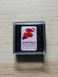 【非売品】万博　オーストリアパビリオン　マグネットピンバッジ 新発売】万博 オーストリアパビリオン 限定ピンバッジ 赤白赤