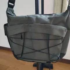 greenstage メッセンジャーバッグ ポケット付きショルダーバッググリーン