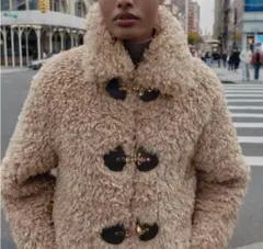 ZARA トグルボタン フェイクファージャケット