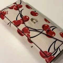 た*か様 COACH ボックスド ハート コイン パース・チェリー プリント