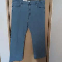 新品.未使用 Hanes メンズレギュラーフィット デニムパンツ W105cmのサムネイル