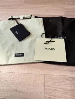 PRADA ビューティー　ノベルティ グリーン トートバッグ　巾着ポーチ付き！