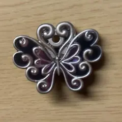 ANNA SUI バスボム びっくりたまご 蝶の形状の金属チャーム②