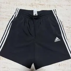 アディダスハーフパンツブラックサイズ表記XO美品のサムネイル