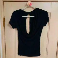 美品！DURAS 背中あきトップスのサムネイル