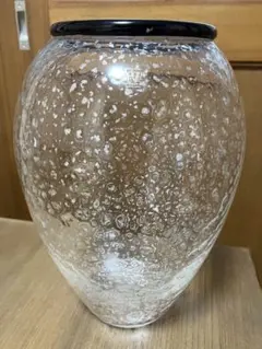 気泡模様の卵型ガラス花瓶