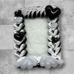 b8サイズ　ホイップデコ　トレカケース　白　黒　羽　ハート