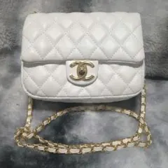 【美品】CHANELノベルティ ホワイト キルティング ショルダーバッグ