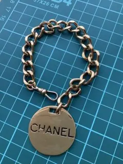 シャネル　キーリング　キーホルダー　チャーム　ゴールド　ロゴ