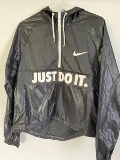 nikeウィンドブレーカーレディース