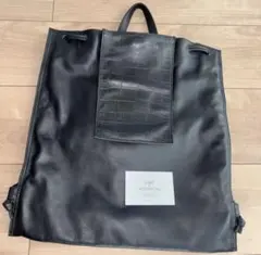 ear 美品　ブラックレザーリュック クロコダイル風