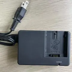 【動作確認済】返金保証 日立 DZ-ACS2 ビデオカメラ 純正 充電器のサムネイル