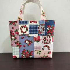 いちご！　パッチワーク風ミニトートバッグ　ハンドメイド　サブバッグ　ランチバッグ