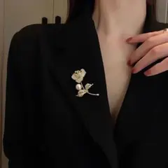 バラデザインブローチ パール付き
