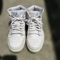 NIKE AIR JORDAN 1 MID ホワイト