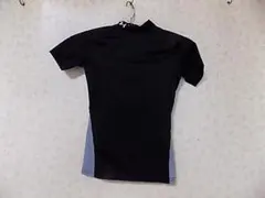 80158  アンダーアーマー　ハイネック半袖カットソー　黒ｘグレー　YLG