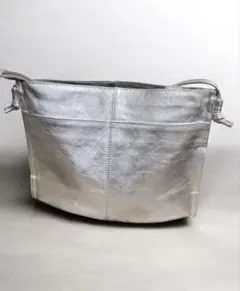 【美品】ear PAPILLONNER イアパピヨネ　レザーショルダーバッグ