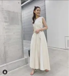 CASA FLINE フロントホックプリーツワンピース アイボリーのサムネイル
