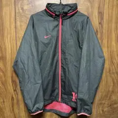 NIKEジップアップジャケット　フード収納　ランニング