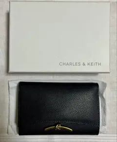 ほぼ新品✨CHARLES & KEITH 三つ折り財布 ブラック