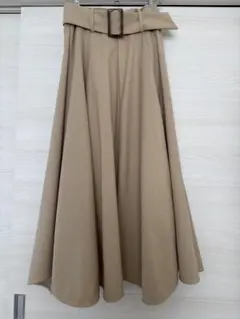 ベージュ フレアロングスカート ベルト付き