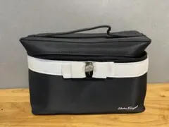 SalvatoreFerragamo 黒リボンポーチ