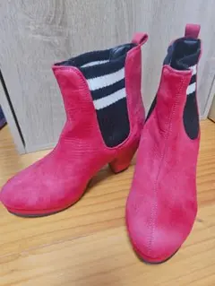 ピンク スエード サイドゴアブーツ 中ヒール