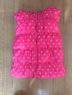 ビビットピンクが可愛い❦ 水玉 GAPキッズの中綿ダウンベスト