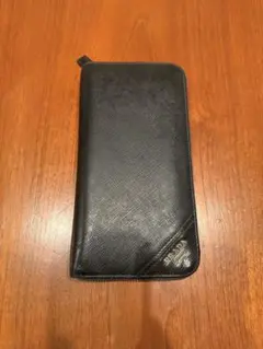 PRADA ブラックレザー 長財布