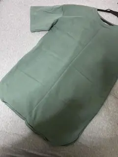 オリーブグリーン ラウンドネック Tシャツ Sサイズ