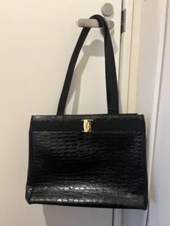 Salvatore Ferragamo クロコダイル風ショルダーバッグ