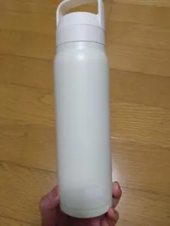 【新品】2025年5月　ユニクロ 炭酸対応ステンレスボトル ホワイト１個