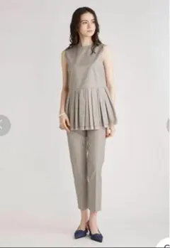 ミラオーウェン　 ペプラムブラウステーパードパンツ　SETUP ベージュ