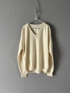 ヤングアンドオルセンY&O アイボリーVネック 長袖ニット