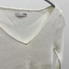 【美品】GYDA アイボリー Vネック 長袖セーター